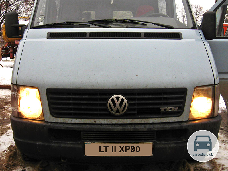 Включенные лампы дальнего света и противотуманных фар Volkswagen LT II 