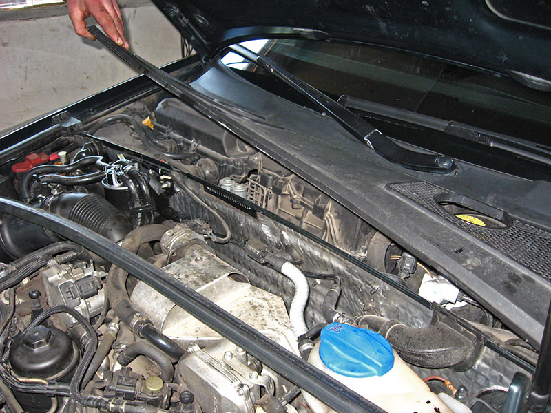 Поддеть дождевик на Audi A6 4F/C6 2004-2011