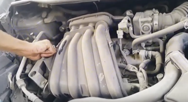 Замена масла и масляного фильтра двигателя Nissan Note 2004 - 2012