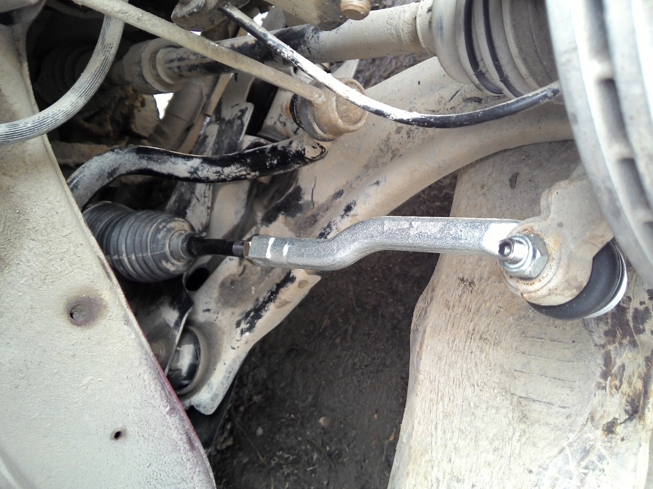Замена наружного наконечника рулевой тяги Nissan Note 2004 - 2012