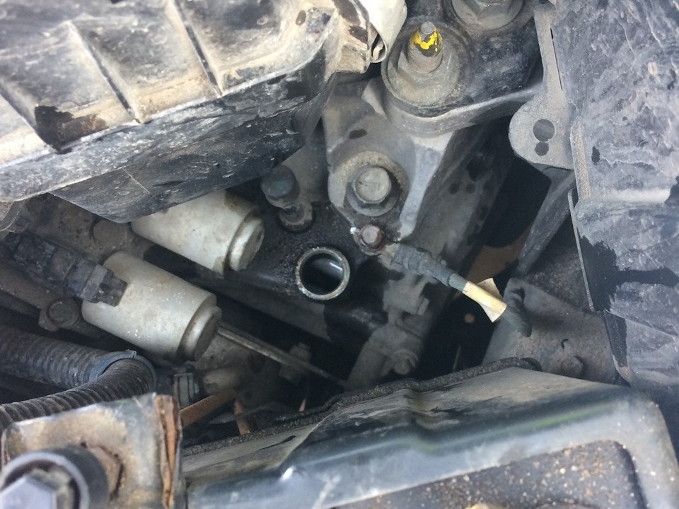 Проверка уровня и доливка жидкости в коробку передач Honda Civic 2005 - 2011