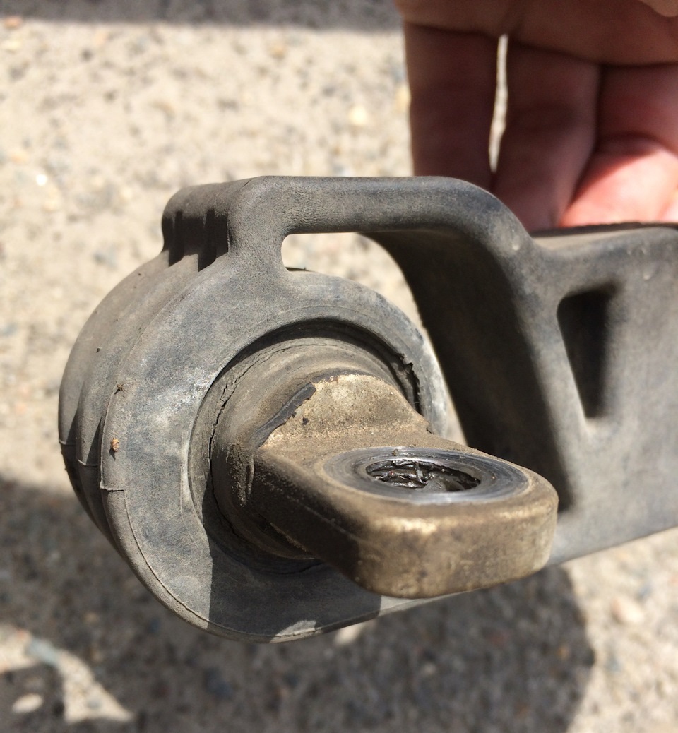 Замена правой опоры двигателя Honda Civic 2005 - 2011 