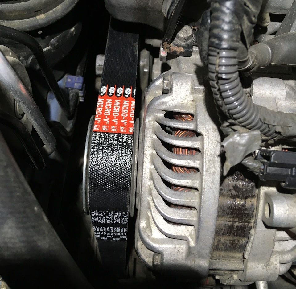 Проверка и замена ремня привода Honda Civic 2005 - 2011