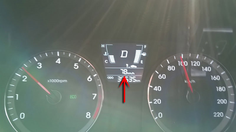 Средняя скорость автомобиля в комбинации приборов на автомобиле Hyundai Solaris 2010-2016